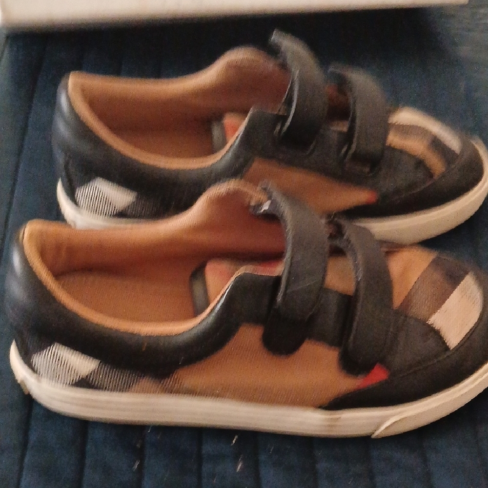 Burberry Kids Leather and Check Velcro Sneakers in Black and Tan - Picture 3 of 11